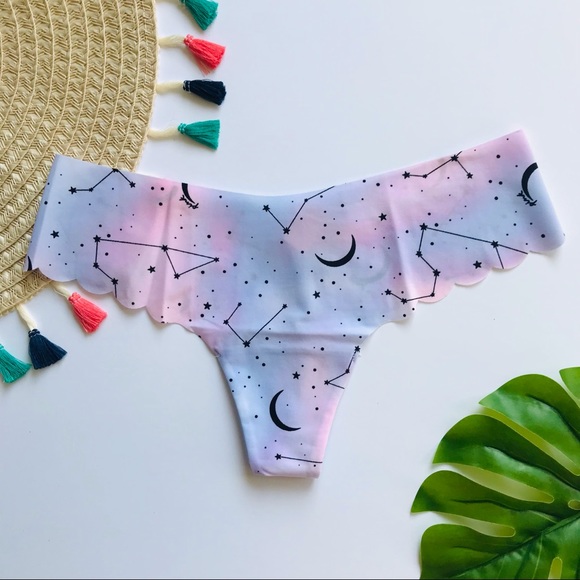 Victoria's Secret PINK Scallop No Show Thong Panty Pink Cloudy Constellation - Picture 2 of 4